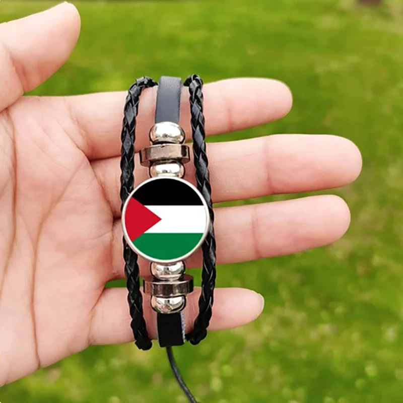 Médaillon du drapeau palestinien porté au poignet