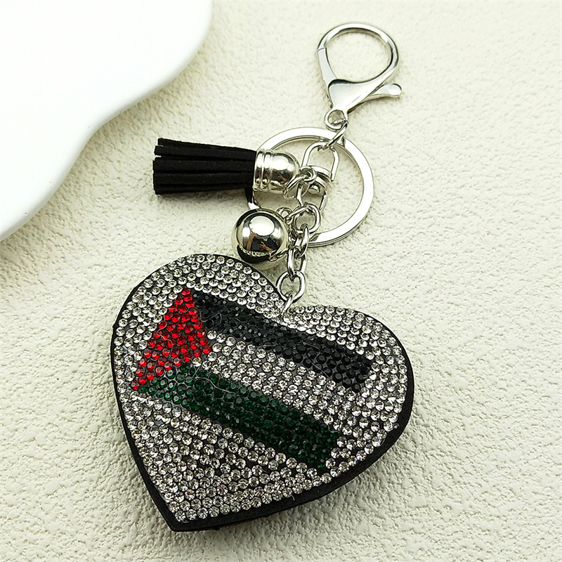 Porte-clés en forme de cœur aux couleurs du drapeau palestinien, avec contour argenté