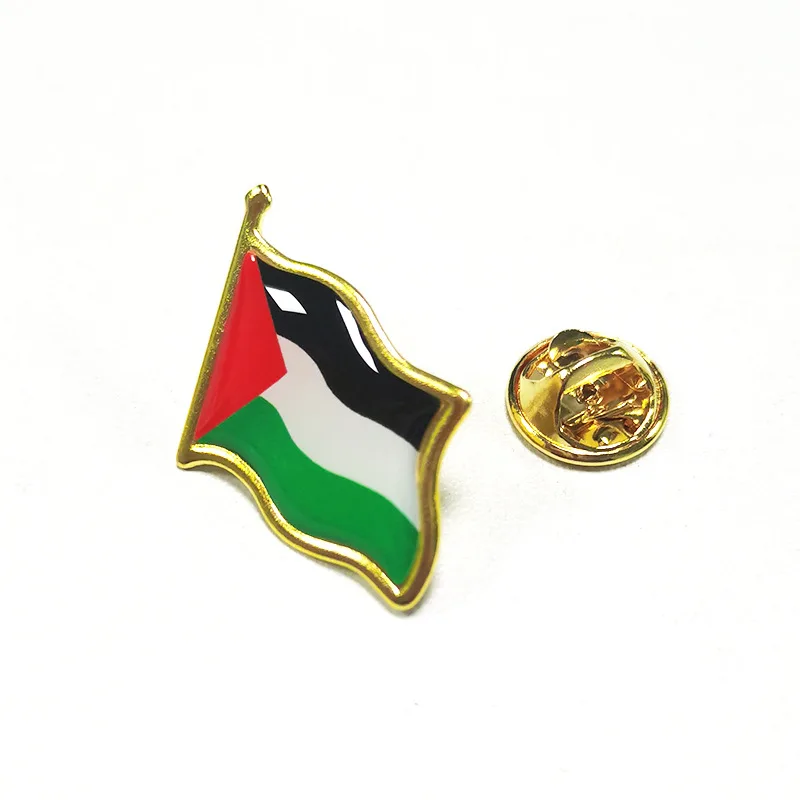Broche drapeau palestinien à attache dorée vue de face