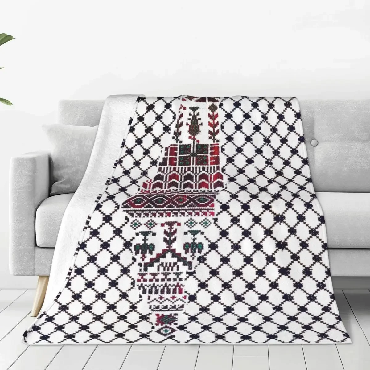 Couverture Palestine – motif Tatreez et keffieh noir, blanc et bordeaux