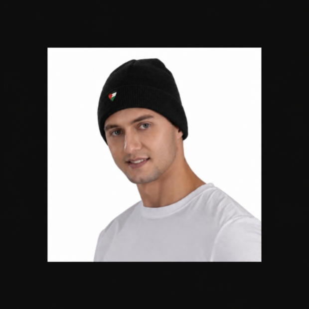 Bonnet noir Palestine en maille avec cœur du drapeau