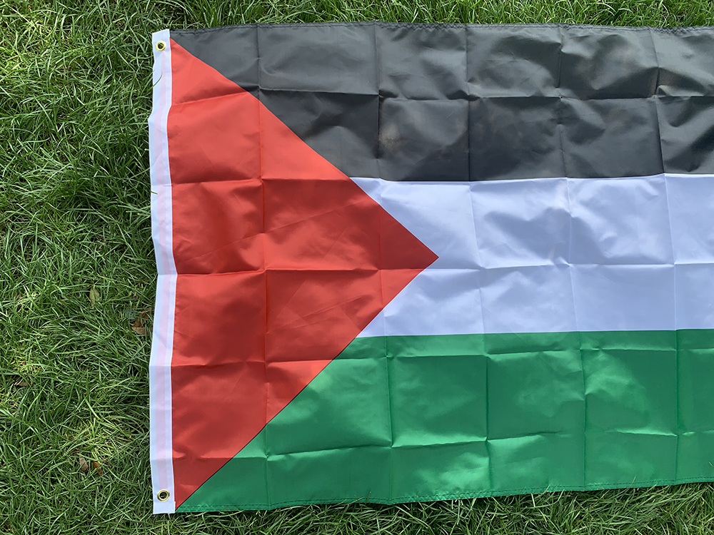Drapeau palestinien 90 × 150 cm en polyester à quatre anneaux – Image 2